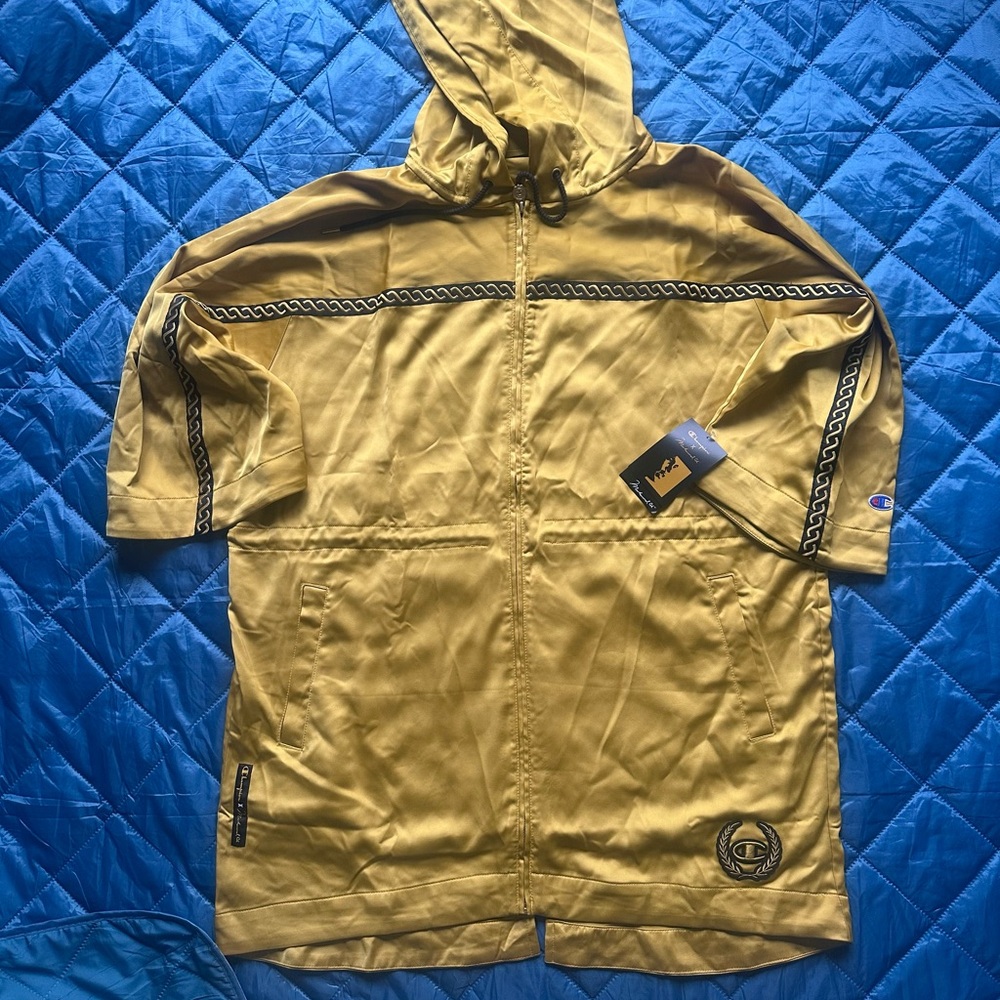 Muhammad Ali Golden Hooded Robe - Picture 2 of 15